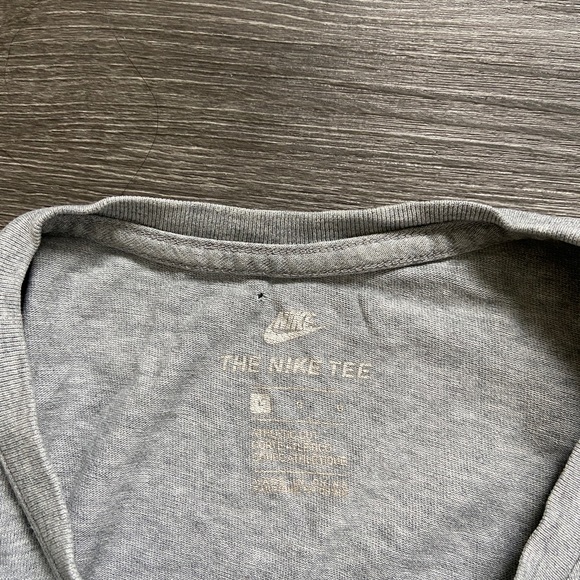 vintage embroidered Nike middle swoosh tee - Picture 6 of 6